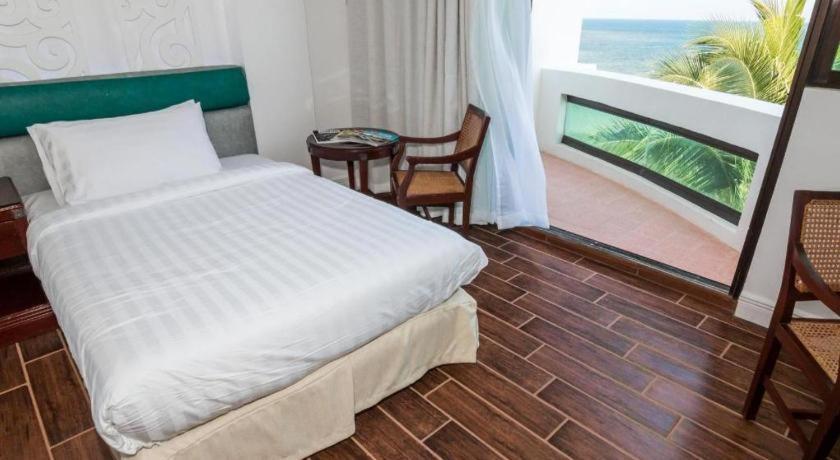 Vitalis White Sands Vigan Extérieur photo